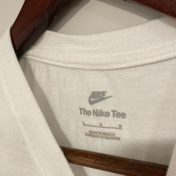 Nike NSW Graphic T-Shirt - Picture 3 of 5